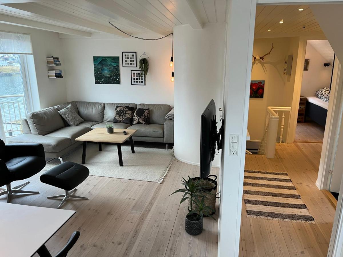 Apartment Downtown - Great View! Klaksvík エクステリア 写真
