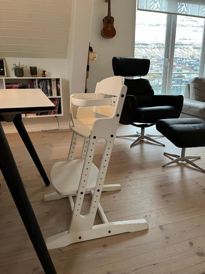 Apartment Downtown - Great View! Klaksvík エクステリア 写真